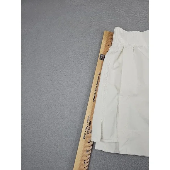 Lululemon Stretch Woven Relaxed-Fit High-Rise Shorts 4" Size Small Bone W7CPIS - Picture 3 of 9